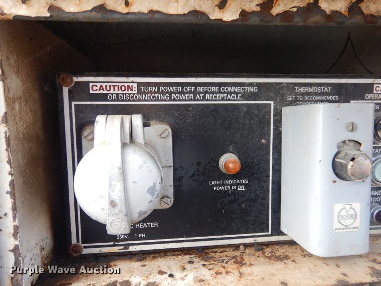 image for item DK3046 1990 Chevrolet C7500  pothole patch truck