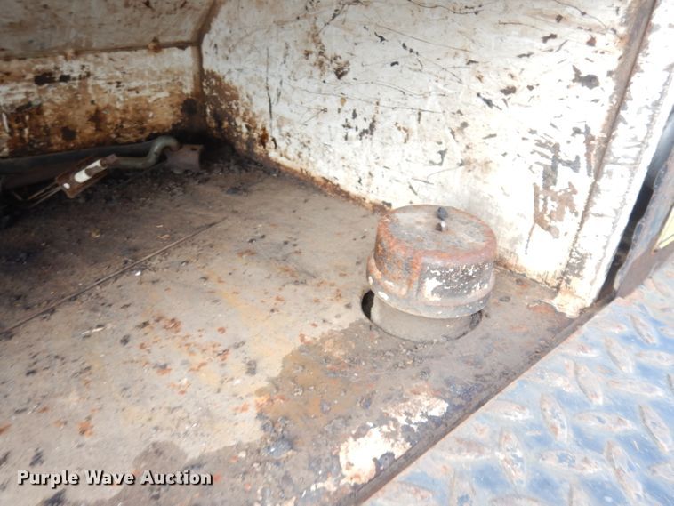 image for item DK3046 1990 Chevrolet C7500  pothole patch truck