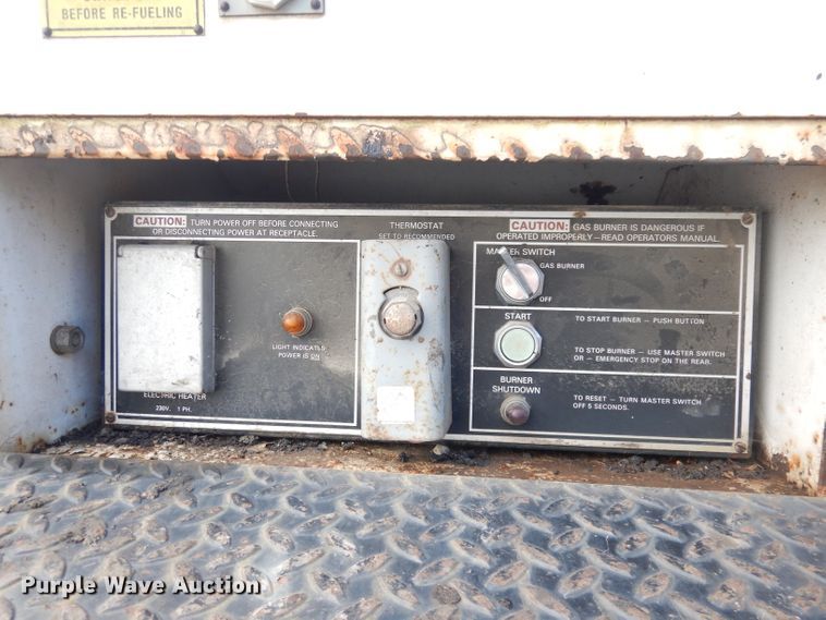 image for item DK3046 1990 Chevrolet C7500  pothole patch truck