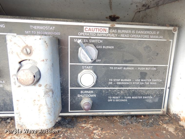 image for item DK3046 1990 Chevrolet C7500  pothole patch truck