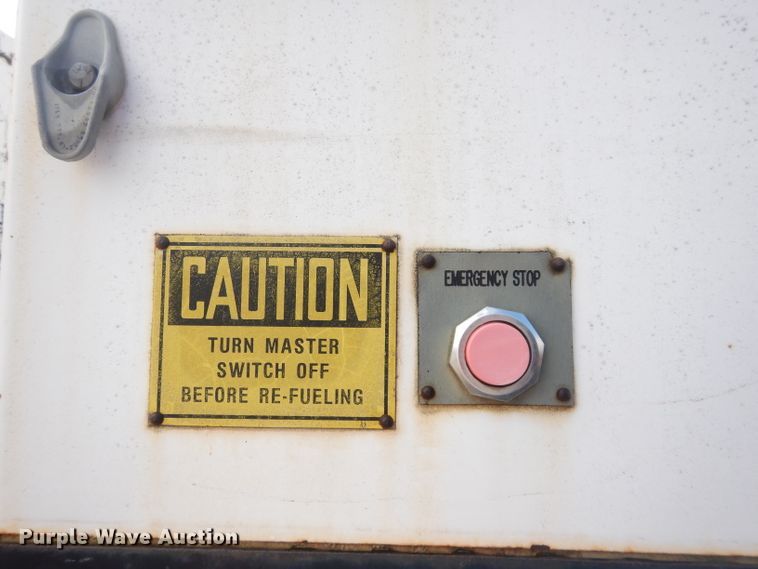 image for item DK3046 1990 Chevrolet C7500  pothole patch truck