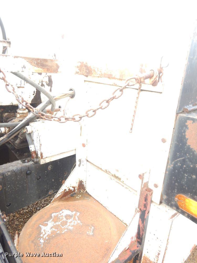 image for item DK3046 1990 Chevrolet C7500  pothole patch truck