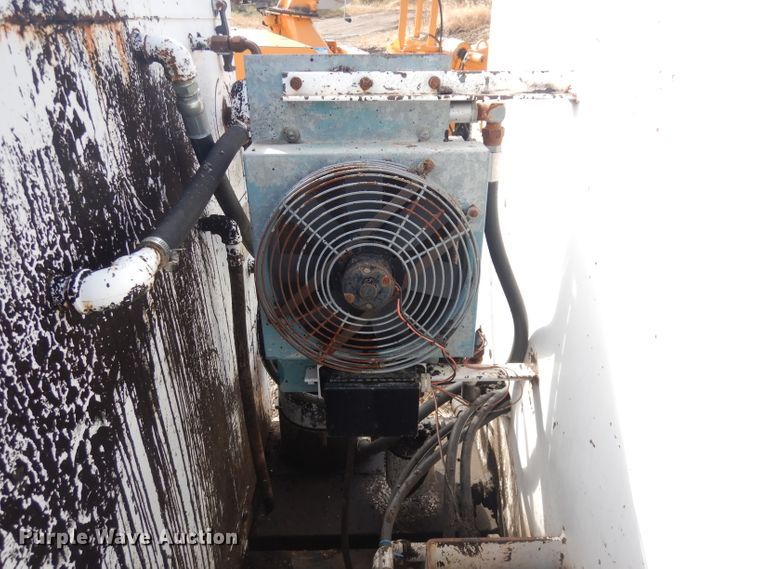 image for item DK3046 1990 Chevrolet C7500  pothole patch truck