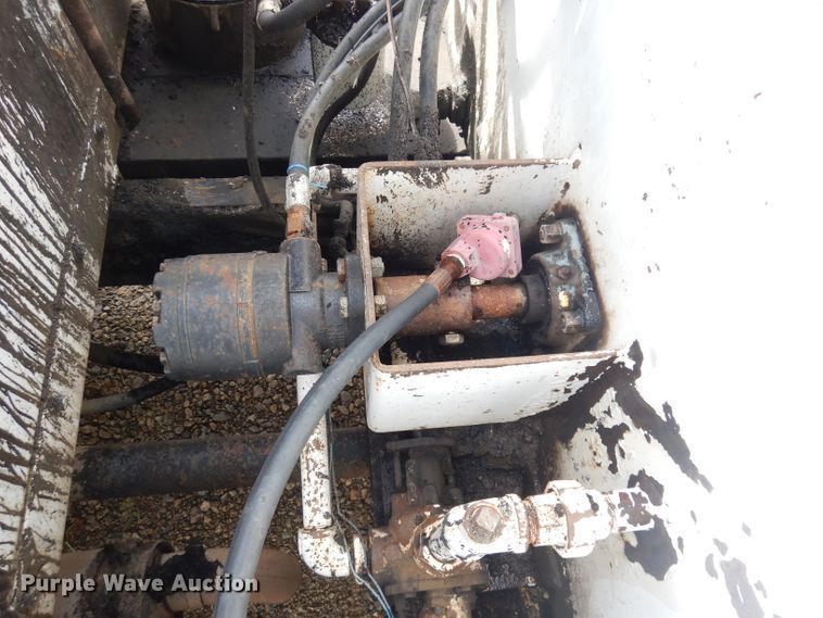 image for item DK3046 1990 Chevrolet C7500  pothole patch truck