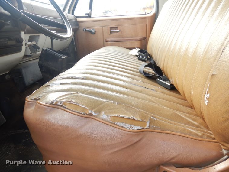 image for item DK3046 1990 Chevrolet C7500  pothole patch truck