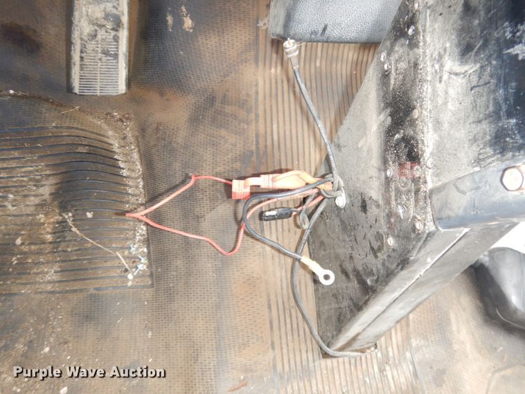 image for item DK3046 1990 Chevrolet C7500  pothole patch truck