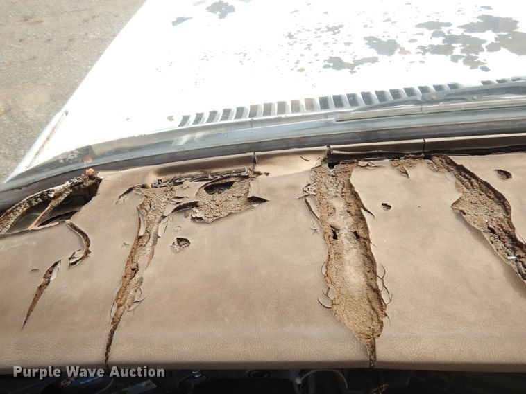 image for item DK3046 1990 Chevrolet C7500  pothole patch truck