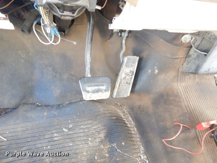 image for item DK3046 1990 Chevrolet C7500  pothole patch truck