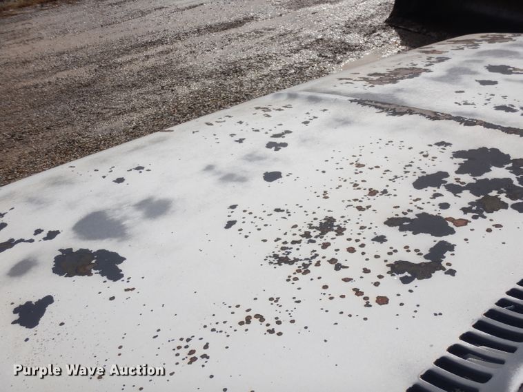 image for item DK3046 1990 Chevrolet C7500  pothole patch truck