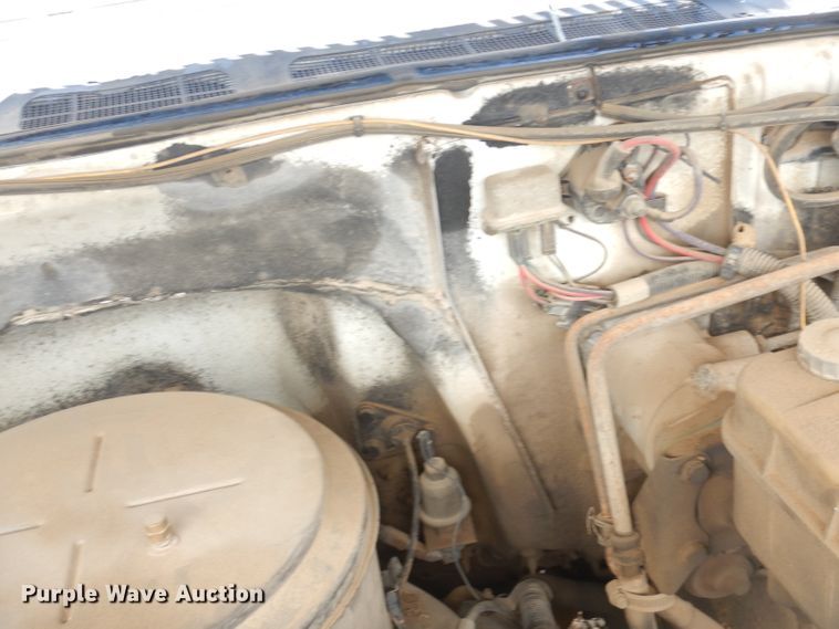 image for item DK3046 1990 Chevrolet C7500  pothole patch truck