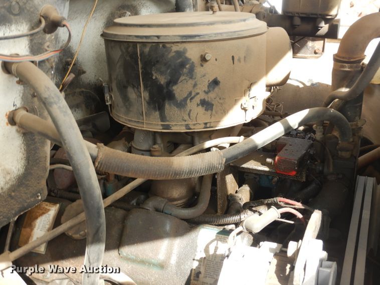 image for item DK3046 1990 Chevrolet C7500  pothole patch truck