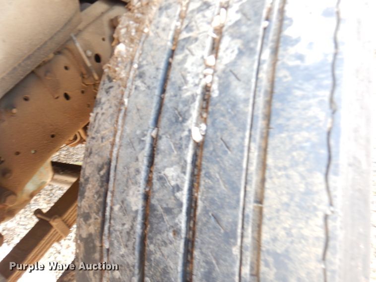 image for item DK3046 1990 Chevrolet C7500  pothole patch truck