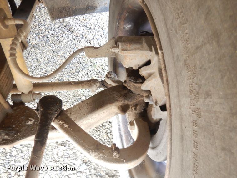 image for item DK3046 1990 Chevrolet C7500  pothole patch truck