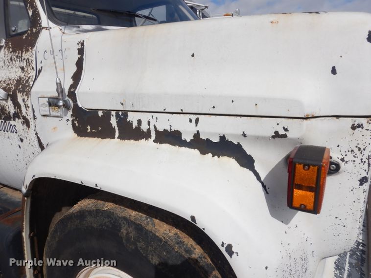 image for item DK3046 1990 Chevrolet C7500  pothole patch truck