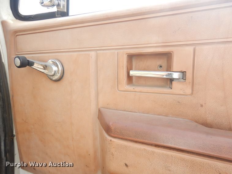 image for item DK3046 1990 Chevrolet C7500  pothole patch truck