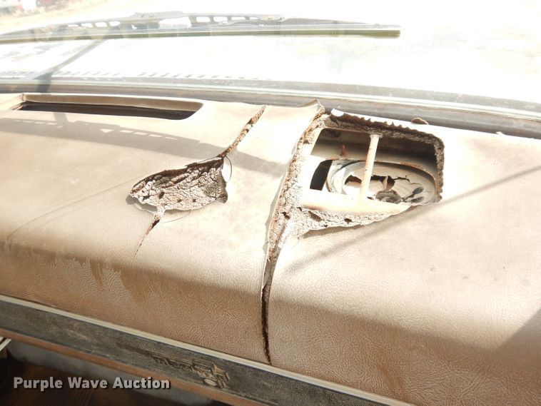 image for item DK3046 1990 Chevrolet C7500  pothole patch truck