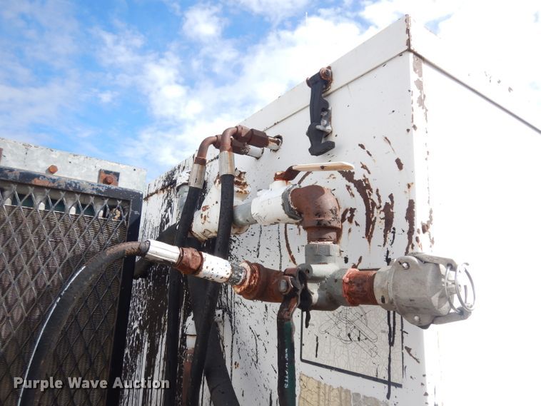 image for item DK3046 1990 Chevrolet C7500  pothole patch truck