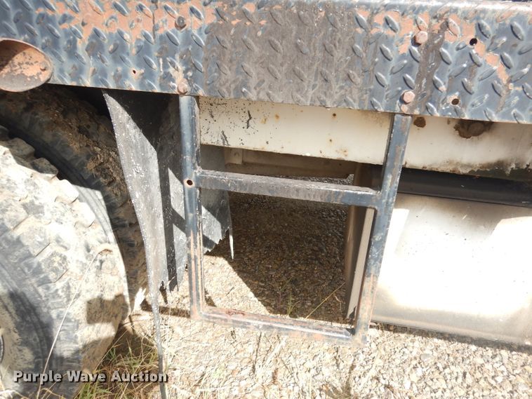 image for item DK3046 1990 Chevrolet C7500  pothole patch truck