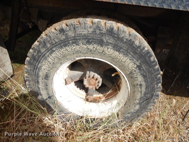 image for item DK3046 1990 Chevrolet C7500  pothole patch truck