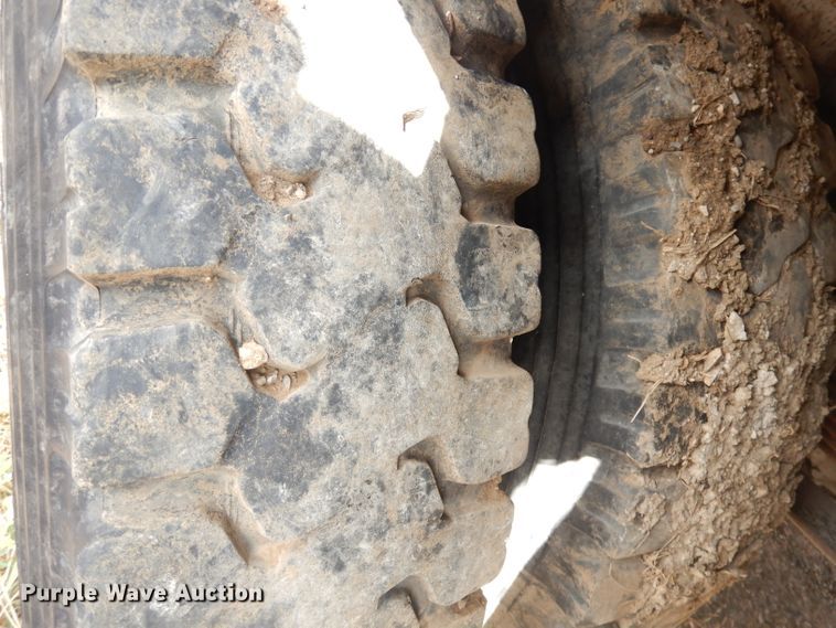 image for item DK3046 1990 Chevrolet C7500  pothole patch truck