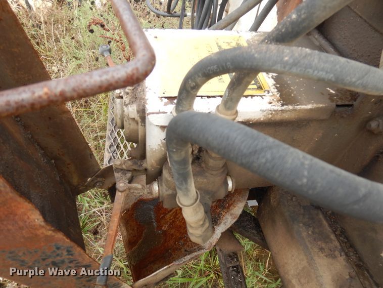 image for item DK3046 1990 Chevrolet C7500  pothole patch truck