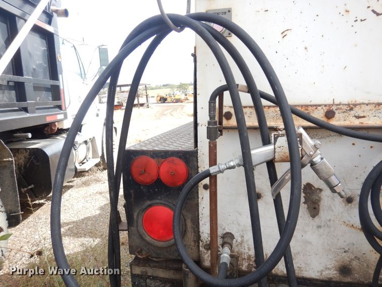 image for item DK3046 1990 Chevrolet C7500  pothole patch truck