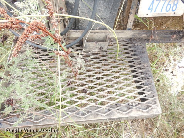 image for item DK3046 1990 Chevrolet C7500  pothole patch truck