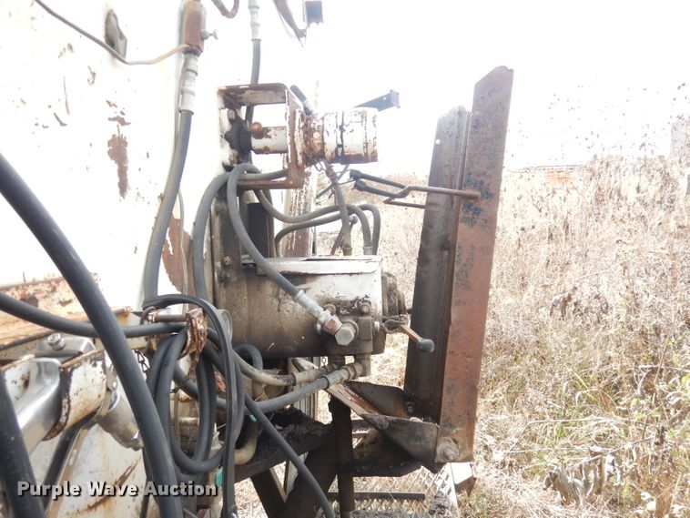 image for item DK3046 1990 Chevrolet C7500  pothole patch truck