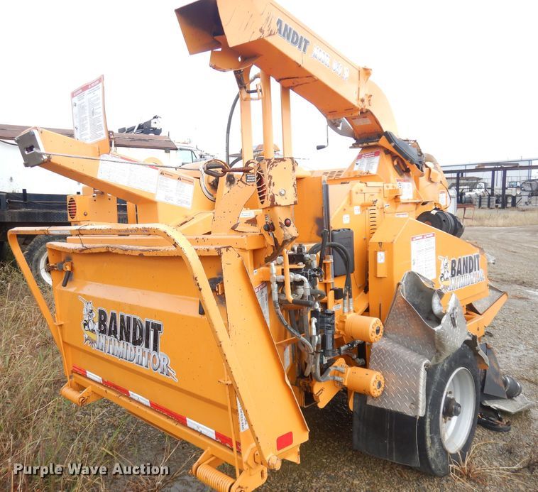 image for item DK3047 2016 Bandit Intimidator 1390XP  wood chipper