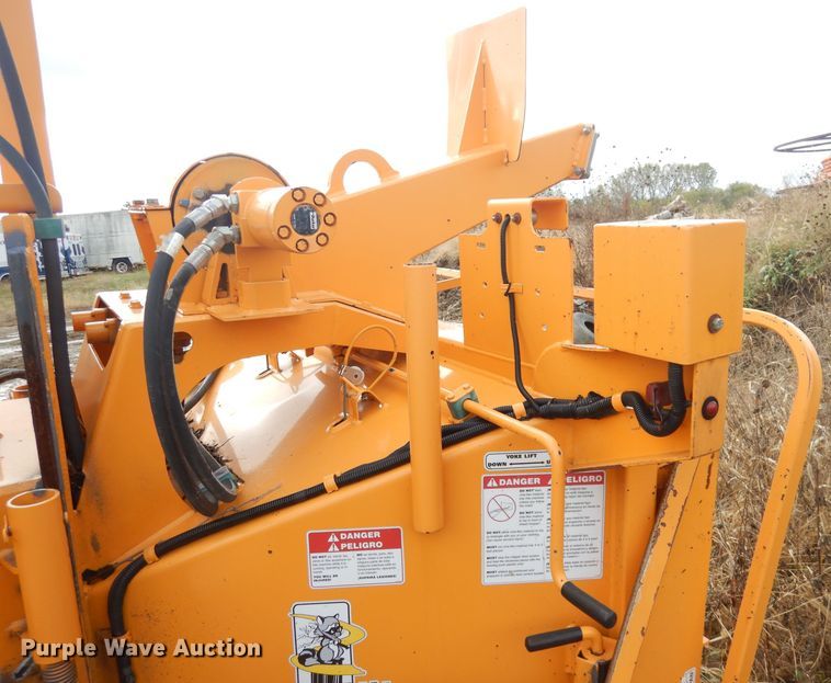 image for item DK3047 2016 Bandit Intimidator 1390XP  wood chipper