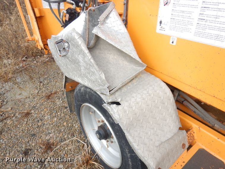 image for item DK3047 2016 Bandit Intimidator 1390XP  wood chipper