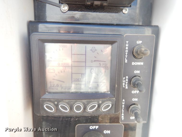 image for item DK3047 2016 Bandit Intimidator 1390XP  wood chipper