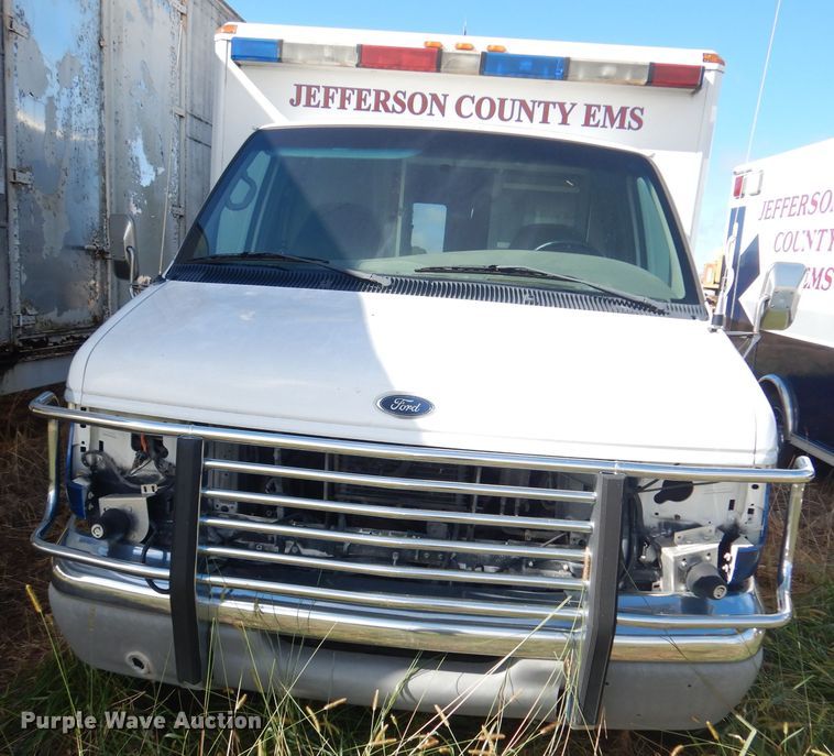 image for item DK3050 2001 Ford Econoline E450 Super Duty  ambulance