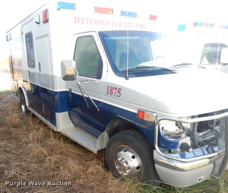 image for item DK3050 2001 Ford Econoline E450 Super Duty  ambulance
