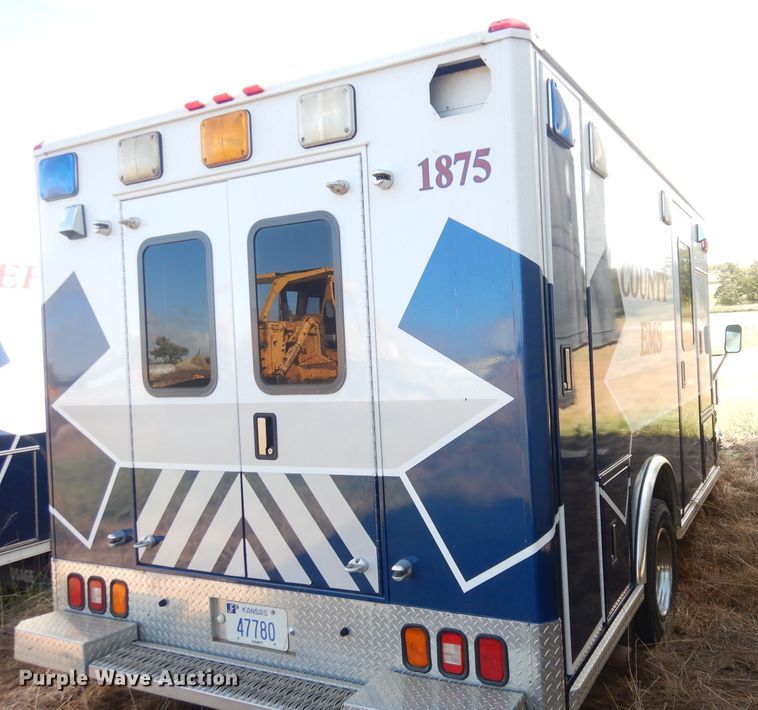 image for item DK3050 2001 Ford Econoline E450 Super Duty  ambulance