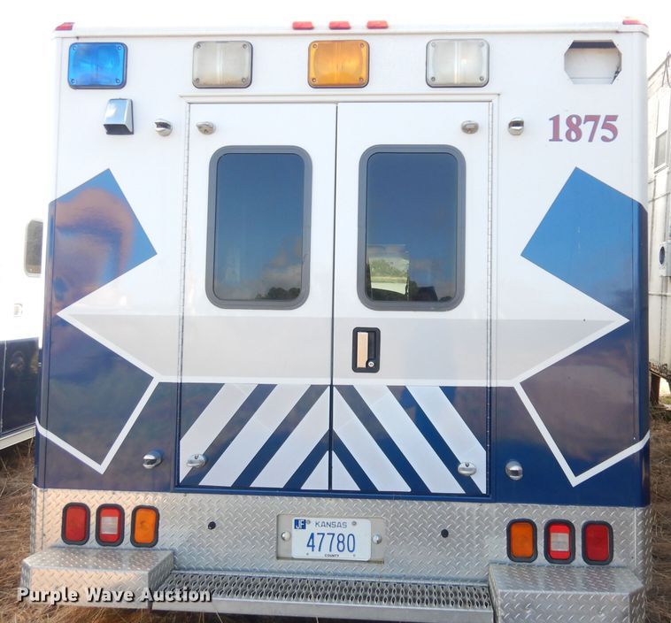 image for item DK3050 2001 Ford Econoline E450 Super Duty  ambulance