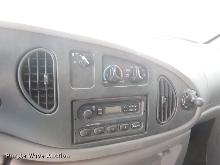 image for item DK3050 2001 Ford Econoline E450 Super Duty  ambulance