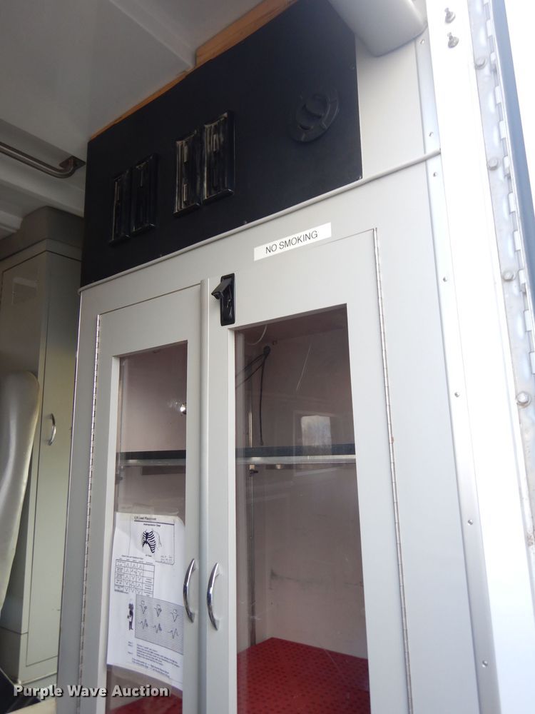 image for item DK3050 2001 Ford Econoline E450 Super Duty  ambulance