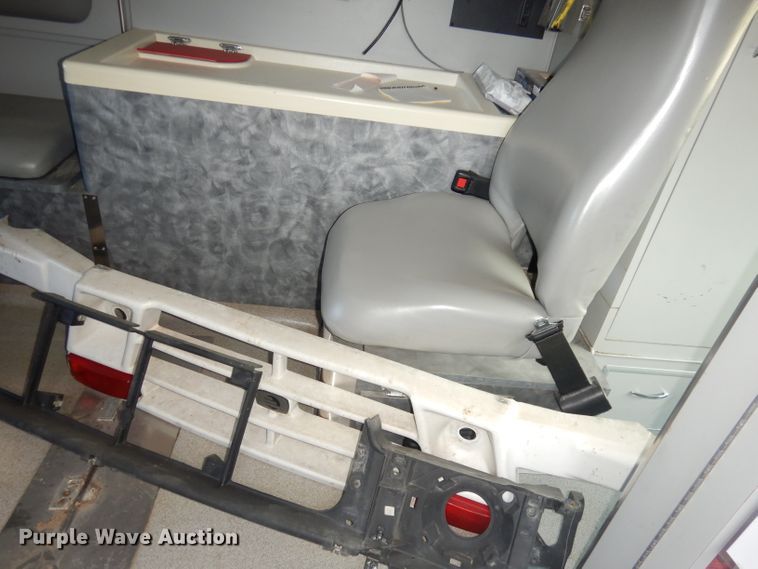 image for item DK3050 2001 Ford Econoline E450 Super Duty  ambulance