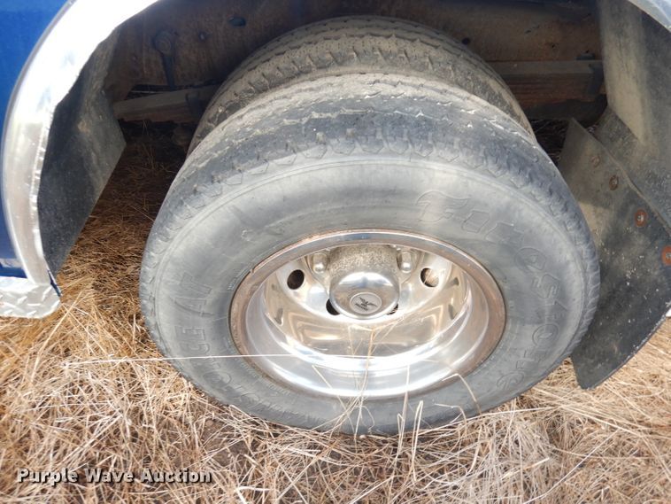 image for item DK3050 2001 Ford Econoline E450 Super Duty  ambulance