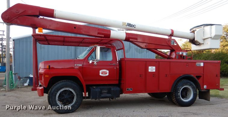 image for item DL3219 1990 Ford F700  bucket truck