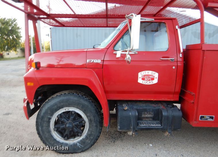 image for item DL3219 1990 Ford F700  bucket truck