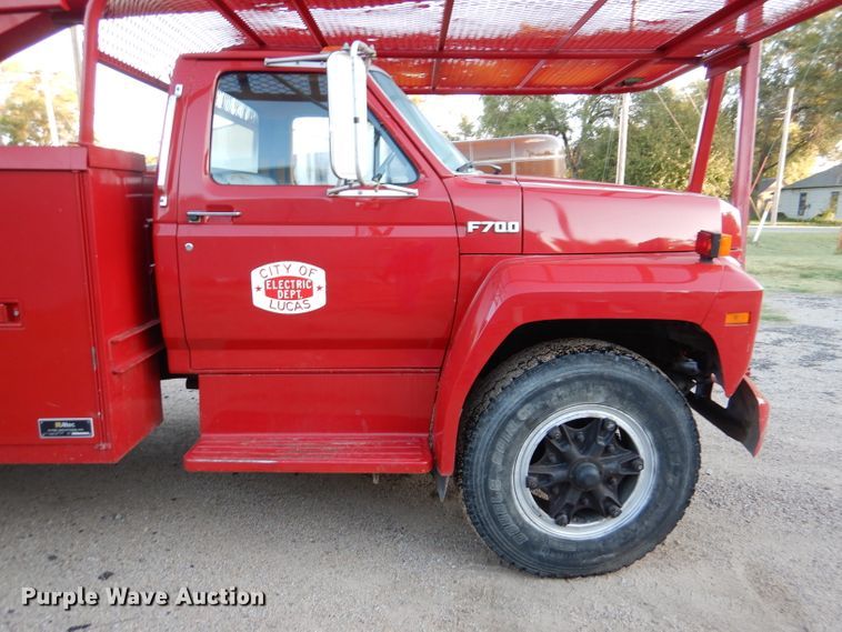 image for item DL3219 1990 Ford F700  bucket truck