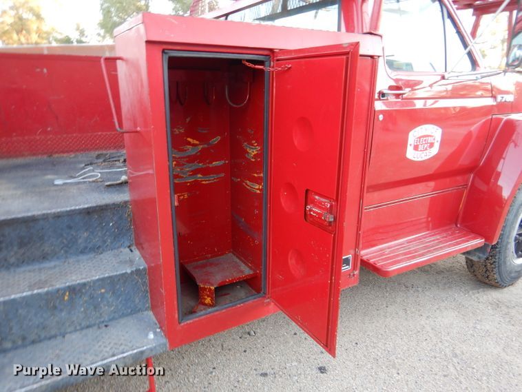 image for item DL3219 1990 Ford F700  bucket truck