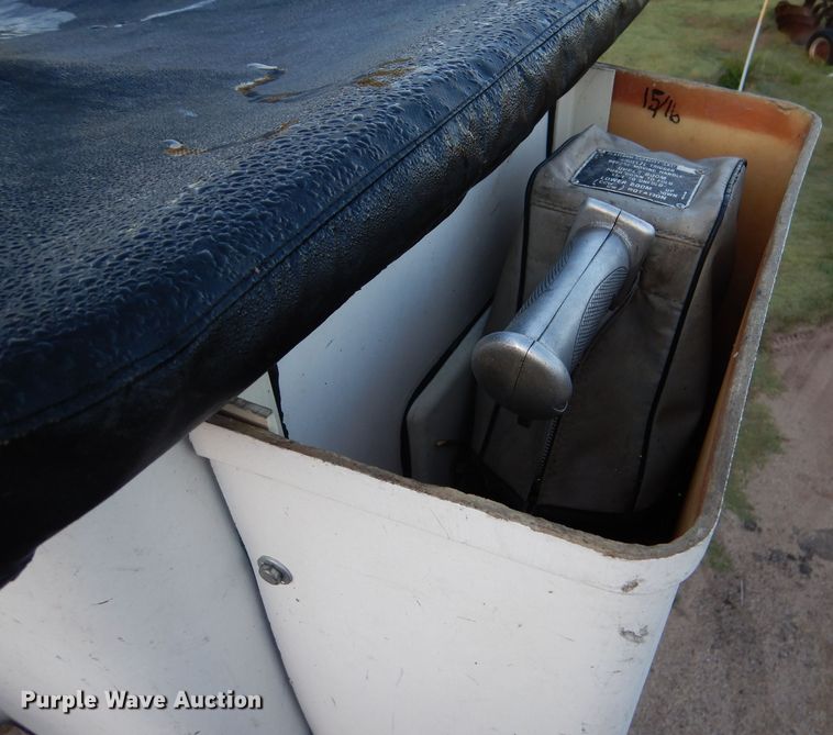 image for item DL3219 1990 Ford F700  bucket truck