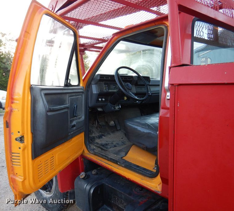 image for item DL3219 1990 Ford F700  bucket truck
