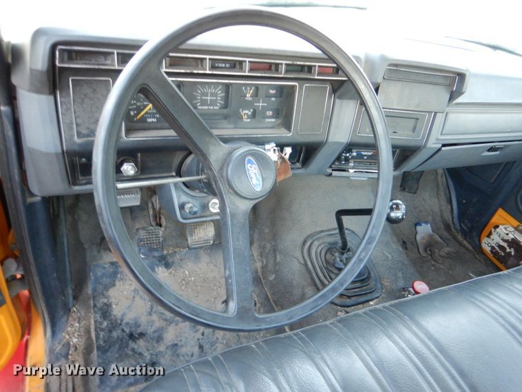 image for item DL3219 1990 Ford F700  bucket truck