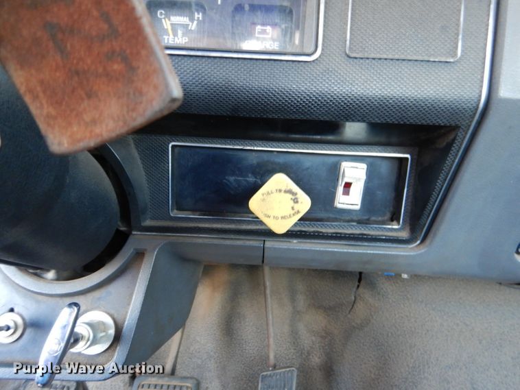 image for item DL3219 1990 Ford F700  bucket truck