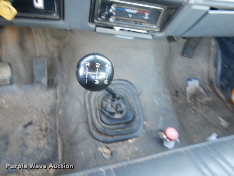 image for item DL3219 1990 Ford F700  bucket truck