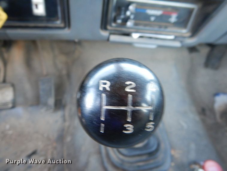 image for item DL3219 1990 Ford F700  bucket truck